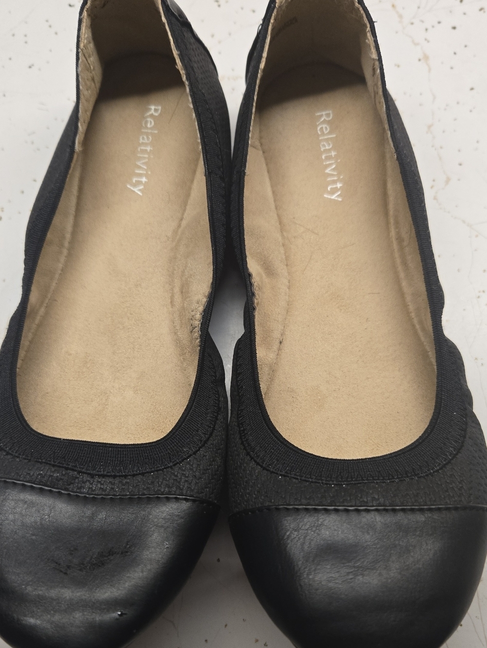 Relativity Black Round-Toe Ballet Flats